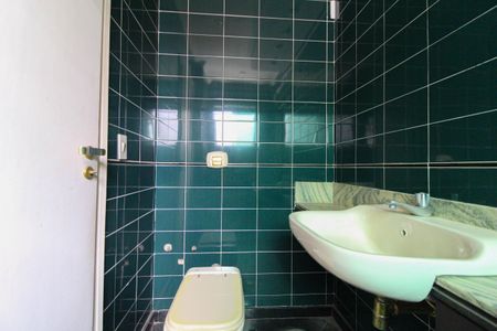 Apartamento à venda com 311m², 3 quartos e sem vaga Apartamento à venda com 311m², 3 quartos e sem vagaBanheiro da Suíte 1