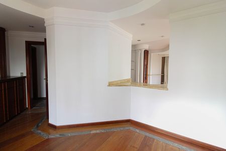 Apartamento à venda com 311m², 3 quartos e sem vaga Apartamento à venda com 311m², 3 quartos e sem vagaSala de TV