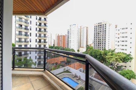 Apartamento à venda com 311m², 3 quartos e sem vaga Apartamento à venda com 311m², 3 quartos e sem vagaVaranda suíte 3