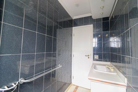 Apartamento à venda com 311m², 3 quartos e sem vaga Apartamento à venda com 311m², 3 quartos e sem vagaBanheiro da Suíte 2