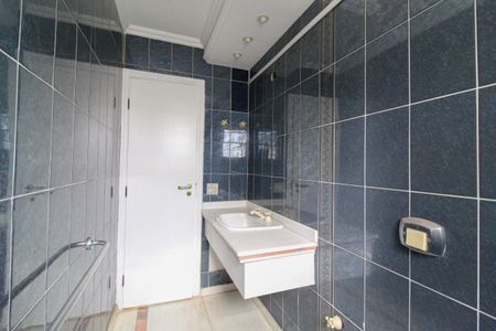 Apartamento à venda com 311m², 3 quartos e sem vaga Apartamento à venda com 311m², 3 quartos e sem vagaBanheiro da Suíte 2