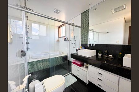 Casa à venda com 1000m², 4 quartos e 8 vagasbanheiro suíte 1