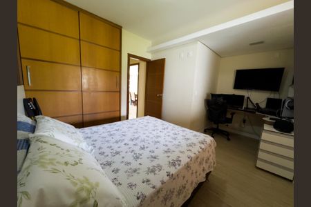 Casa à venda com 1000m², 4 quartos e 8 vagasQuarto 4