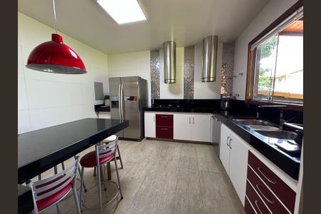 Casa à venda com 1000m², 4 quartos e 8 vagasCozinha