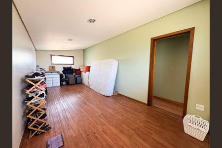 Casa à venda com 1000m², 4 quartos e 8 vagasQuarto 3