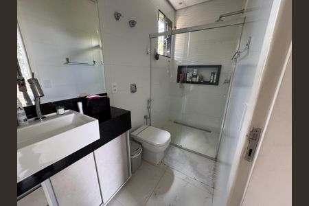 Casa à venda com 1000m², 4 quartos e 8 vagasbanheiro suite 2