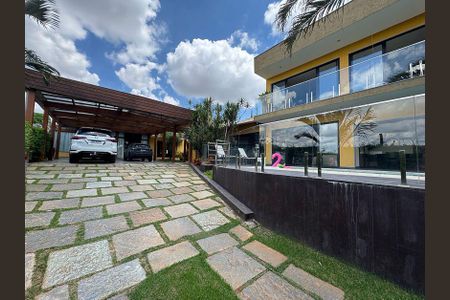 Casa à venda com 1000m², 4 quartos e 8 vagasGaragem