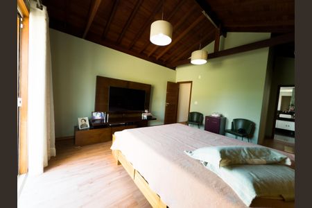 Casa à venda com 1000m², 4 quartos e 8 vagasSuíte 1