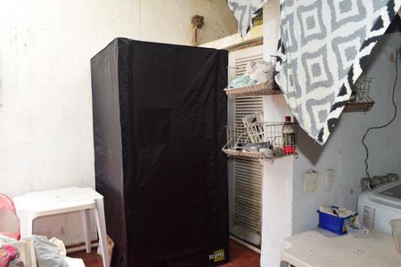 Casa à venda com 700m², 4 quartos e 2 vagas Casa à venda com 700m², 4 quartos e 2 vagasQuarto de Serviço