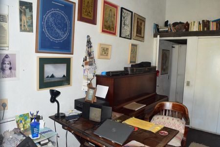 Casa à venda com 700m², 4 quartos e 2 vagas Casa à venda com 700m², 4 quartos e 2 vagasQuarto 2