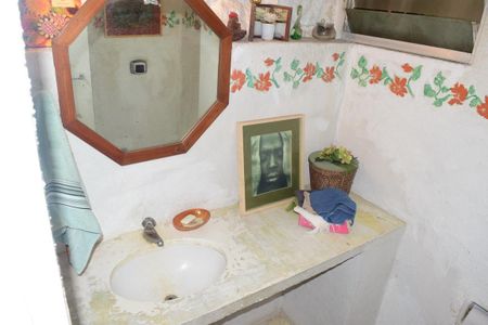 Casa à venda com 700m², 4 quartos e 2 vagas Casa à venda com 700m², 4 quartos e 2 vagasBanheiro