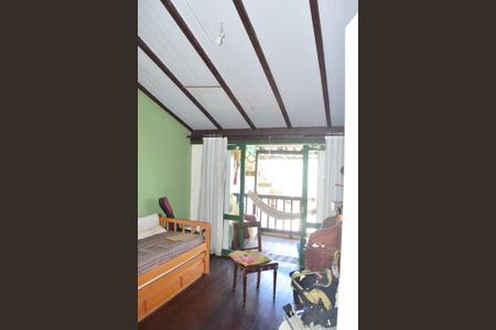 Casa à venda com 700m², 4 quartos e 2 vagas Casa à venda com 700m², 4 quartos e 2 vagasQuarto 1