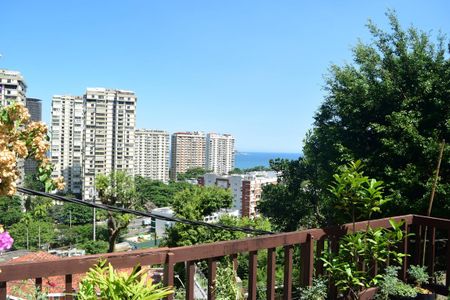 Casa à venda com 700m², 4 quartos e 2 vagas Casa à venda com 700m², 4 quartos e 2 vagasÁrea comum