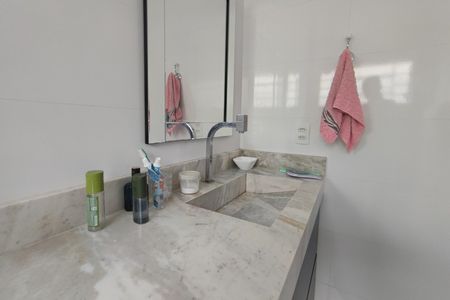 Casa à venda com 165m², 3 quartos e 4 vagasBanheiro da Suíte