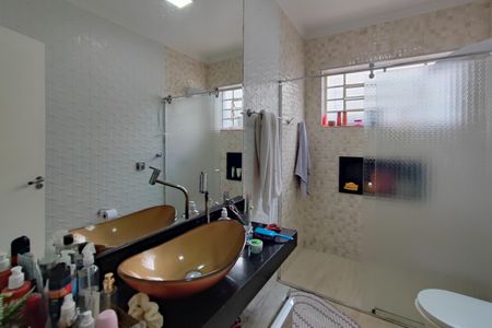 Casa à venda com 165m², 3 quartos e 4 vagasBanheiro Social