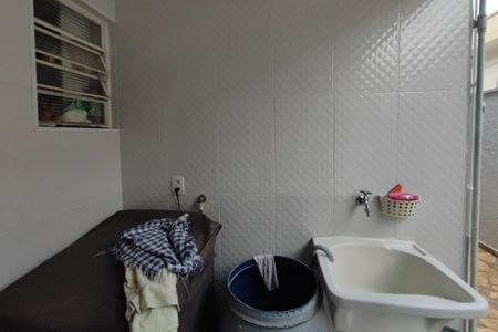 Casa à venda com 165m², 3 quartos e 4 vagasÁrea de Serviço