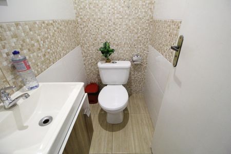 Casa de condomínio à venda com 112m², 3 quartos e 1 vagaLavabo