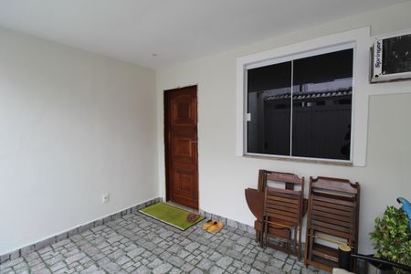 Casa de condomínio à venda com 112m², 3 quartos e 1 vagaFrente da casa