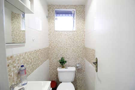 Casa de condomínio à venda com 112m², 3 quartos e 1 vagaLavabo