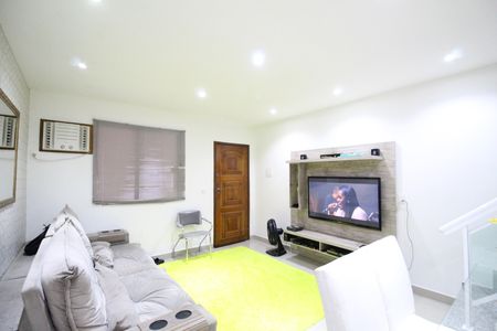 Casa de condomínio à venda com 112m², 3 quartos e 1 vagaSala