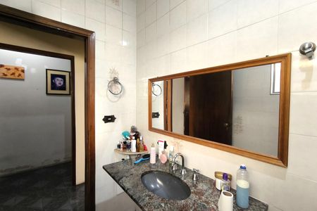 Casa à venda com 173m², 3 quartos e 4 vagas Casa à venda com 173m², 3 quartos e 4 vagasBanheiro 2