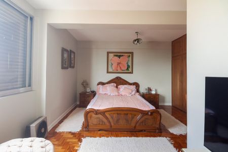 Apartamento à venda com 205m², 4 quartos e 2 vagasSuíte