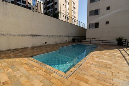 Apartamento à venda com 115m², 3 quartos e 2 vagas Apartamento à venda com 115m², 3 quartos e 2 vagasÁrea comum - Piscina