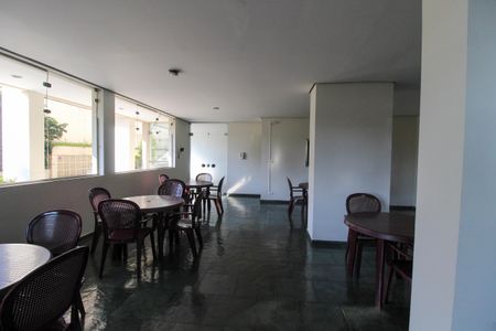 Apartamento à venda com 115m², 3 quartos e 2 vagas Apartamento à venda com 115m², 3 quartos e 2 vagasÁrea comum - Salão de festas
