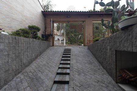 Casa à venda com 255m², 4 quartos e 5 vagas Casa à venda com 255m², 4 quartos e 5 vagasGaragem