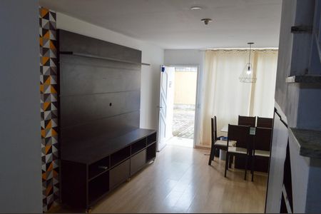 Casa de condomínio à venda com 120m², 4 quartos e 2 vagas Casa de condomínio à venda com 120m², 4 quartos e 2 vagasSala