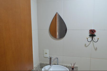 Casa de condomínio à venda com 120m², 4 quartos e 2 vagas Casa de condomínio à venda com 120m², 4 quartos e 2 vagasLavabo