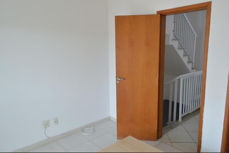 Casa de condomínio à venda com 120m², 4 quartos e 2 vagas Casa de condomínio à venda com 120m², 4 quartos e 2 vagasSuíte