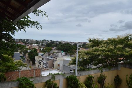 Casa de condomínio à venda com 120m², 4 quartos e 2 vagas Casa de condomínio à venda com 120m², 4 quartos e 2 vagasVista da Varanda