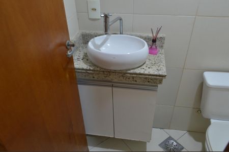 Casa de condomínio à venda com 120m², 4 quartos e 2 vagas Casa de condomínio à venda com 120m², 4 quartos e 2 vagasLavabo