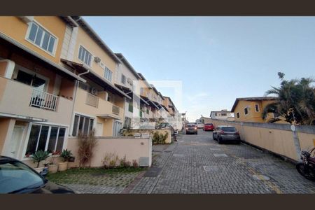 Casa de condomínio à venda com 120m², 4 quartos e 2 vagas Casa de condomínio à venda com 120m², 4 quartos e 2 vagasÁrea comum