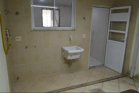 Casa de condomínio à venda com 120m², 4 quartos e 2 vagas Casa de condomínio à venda com 120m², 4 quartos e 2 vagasÁrea de Serviço