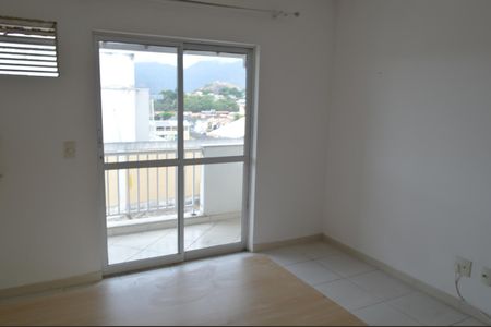 Casa de condomínio à venda com 120m², 4 quartos e 2 vagas Casa de condomínio à venda com 120m², 4 quartos e 2 vagasSuíte