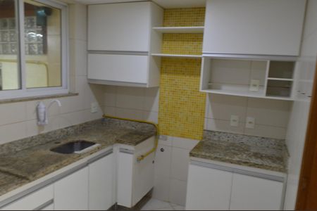 Casa de condomínio à venda com 120m², 4 quartos e 2 vagas Casa de condomínio à venda com 120m², 4 quartos e 2 vagasCozinha