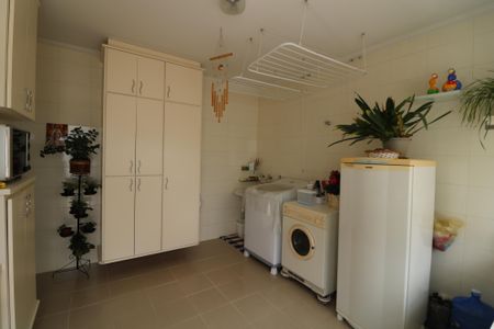 Casa à venda com 296m², 3 quartos e 5 vagasÁrea de Serviço