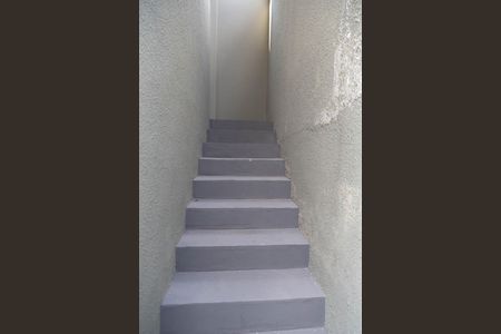 Studio para alugar com 15m², 1 quarto e sem vaga Studio para alugar com 15m², 1 quarto e sem vagaEscada