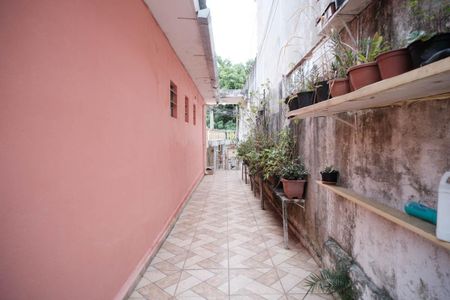 Casa à venda com 87m², 2 quartos e 2 vagasQuintal
