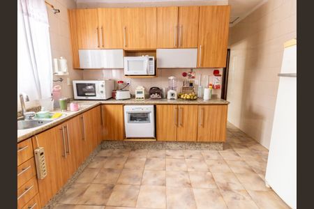 Casa à venda com 400m², 6 quartos e 1 vaga Casa à venda com 400m², 6 quartos e 1 vagaCozinha