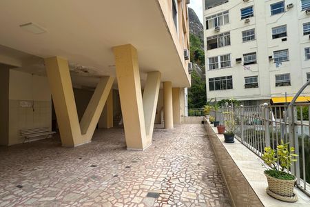 Apartamento à venda com 70m², 3 quartos e sem vagaÁrea comum - Playground