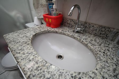 Casa de condomínio à venda com 84m², 2 quartos e 2 vagasBanheiro 2