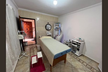 Casa à venda com 233m², 5 quartos e 2 vagas Casa à venda com 233m², 5 quartos e 2 vagasEdícula