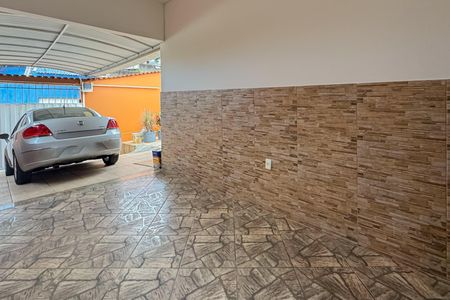 Casa à venda com 210m², 4 quartos e 4 vagas Casa à venda com 210m², 4 quartos e 4 vagasGaragem