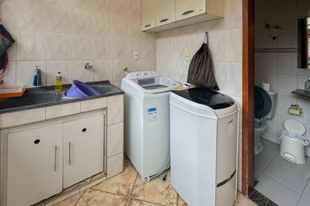 Casa à venda com 210m², 4 quartos e 4 vagas Casa à venda com 210m², 4 quartos e 4 vagasÁrea de Serviço
