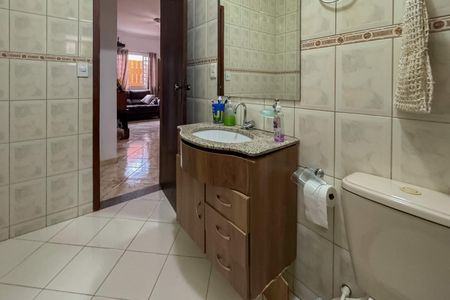 Casa à venda com 210m², 4 quartos e 4 vagas Casa à venda com 210m², 4 quartos e 4 vagasBanheiro