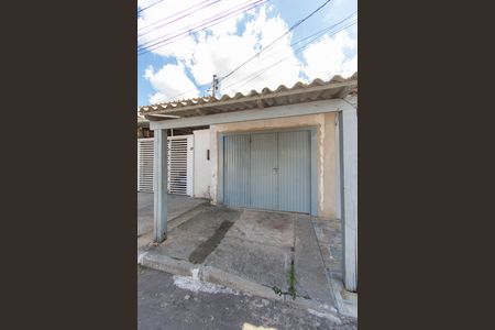 Apartamento à venda com 70m², 2 quartos e 3 vagas Apartamento à venda com 70m², 2 quartos e 3 vagasFachada