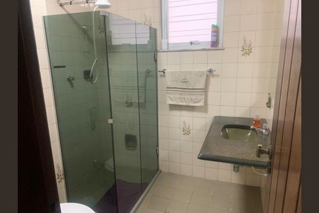 Casa à venda com 168m², 7 quartos e 2 vagasBanho social no primeiro nivel